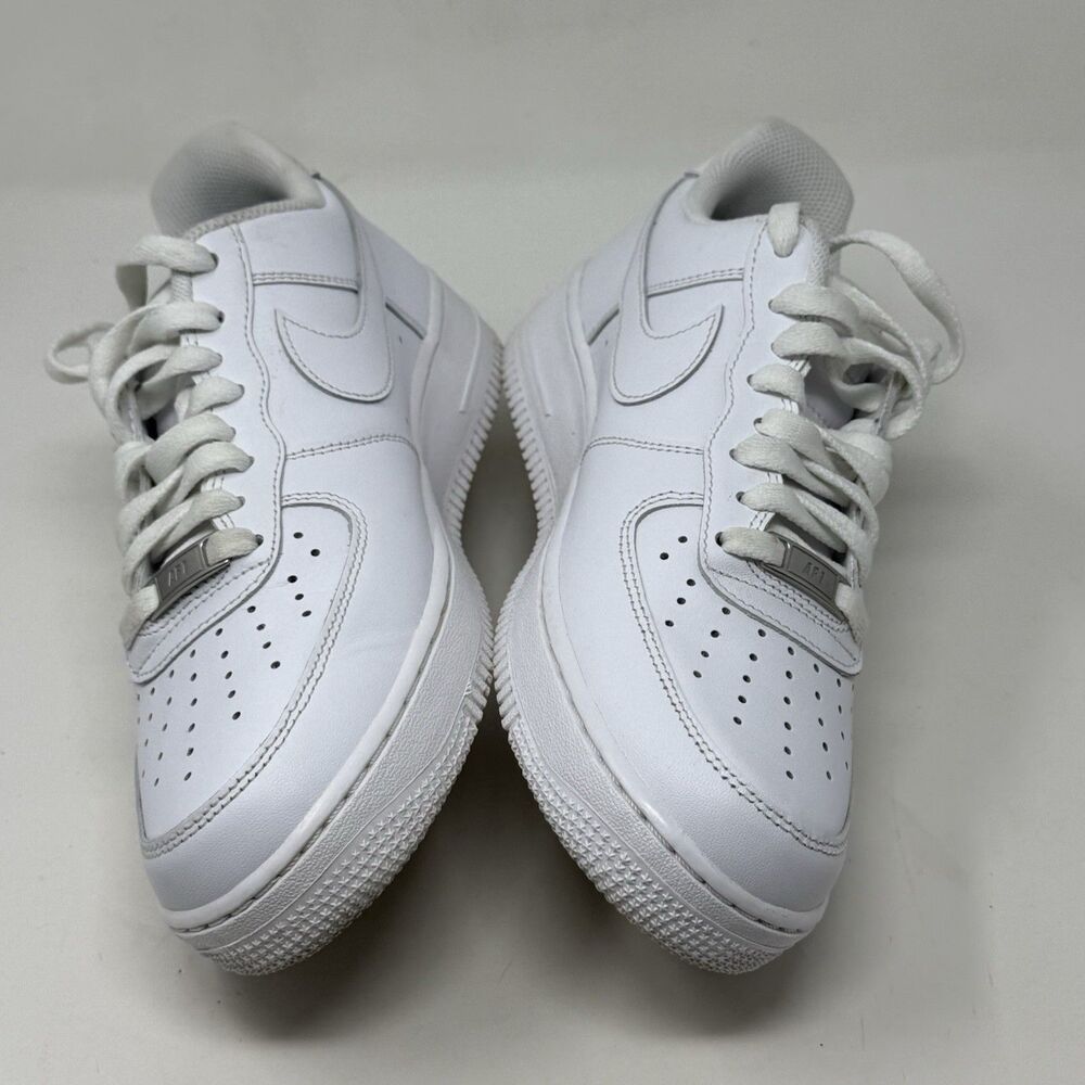 Nike Air Force 1 '07 Low Mens 8 Triple White Leather Athletic Shoes Sneaker - Picture 7 of 16